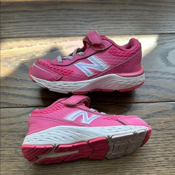New Balance Pink and White Sneakers with Breathable Mesh 6W free shipping sale - Picture 2 of 8